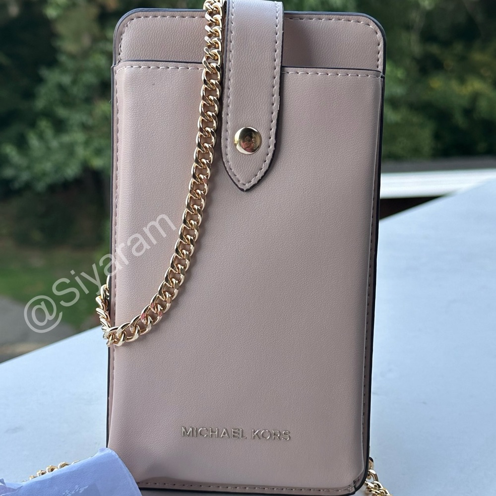 Michael Kors phone bag/ crossbody bag/ wallet on a chain - Picture 3 of 7